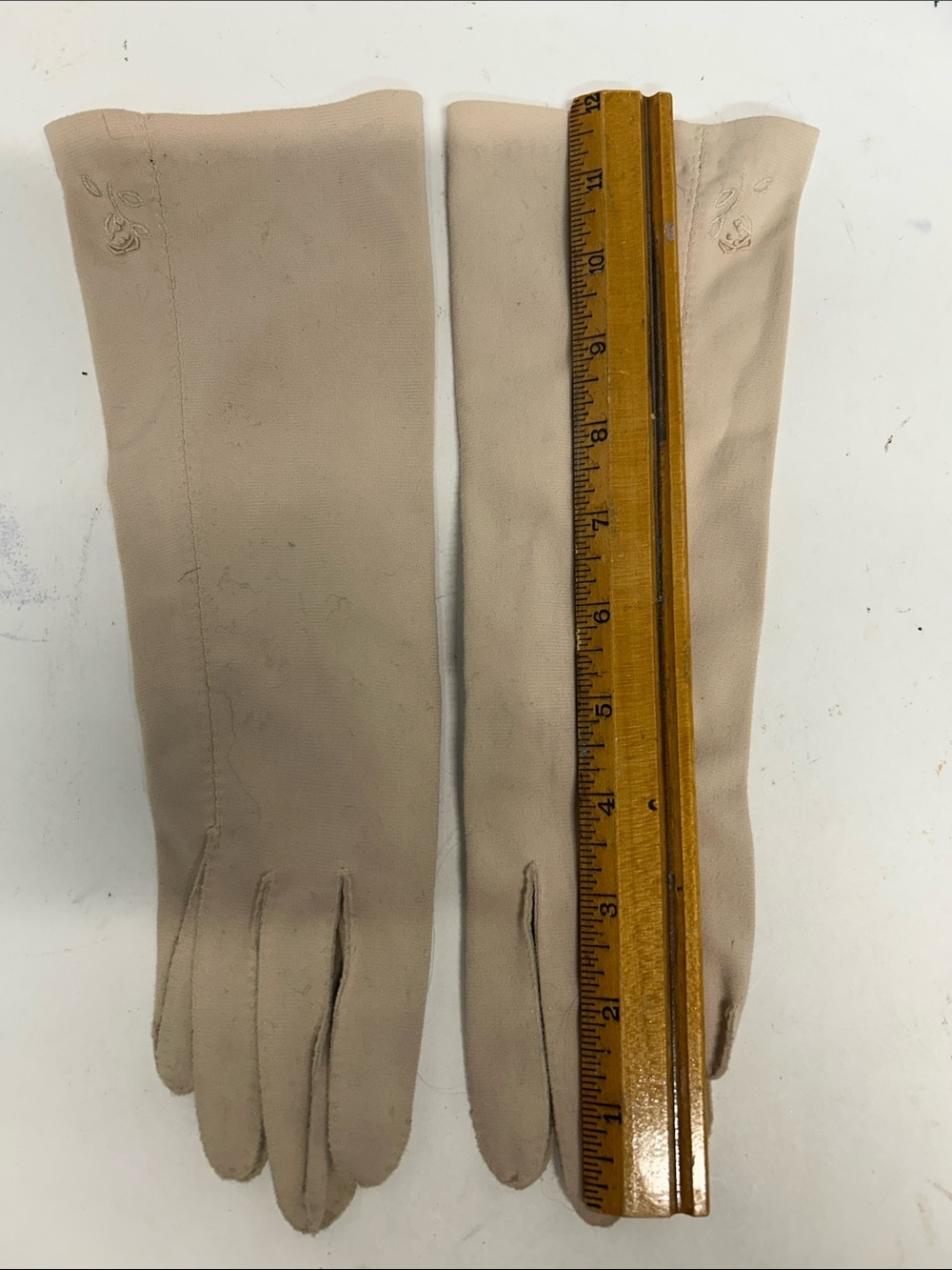 Vintage Beige Long Dress Gloves